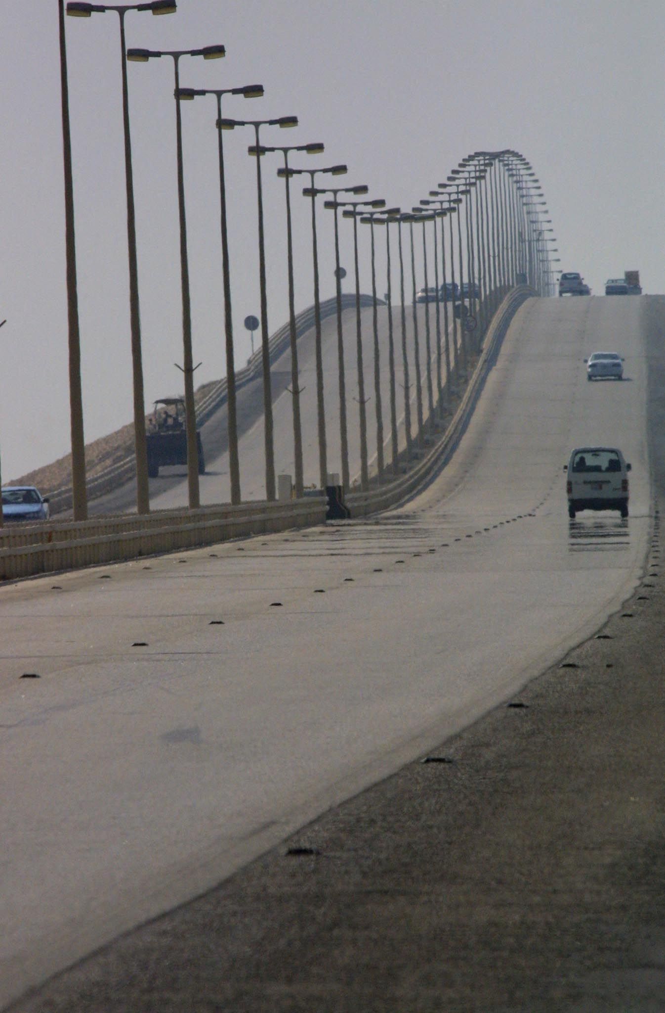Iranian strikes force closure of Saudi–Bahrain King Fahd causeway