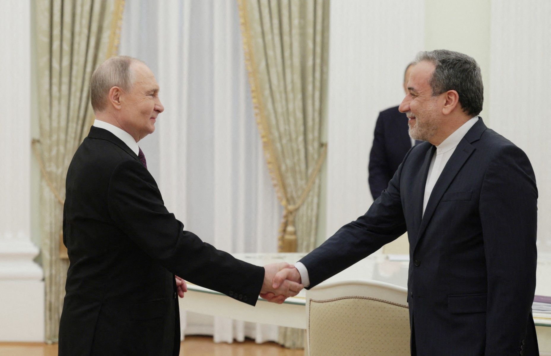 Iran's Foreign Minister arrives in Russia to meet President Putin