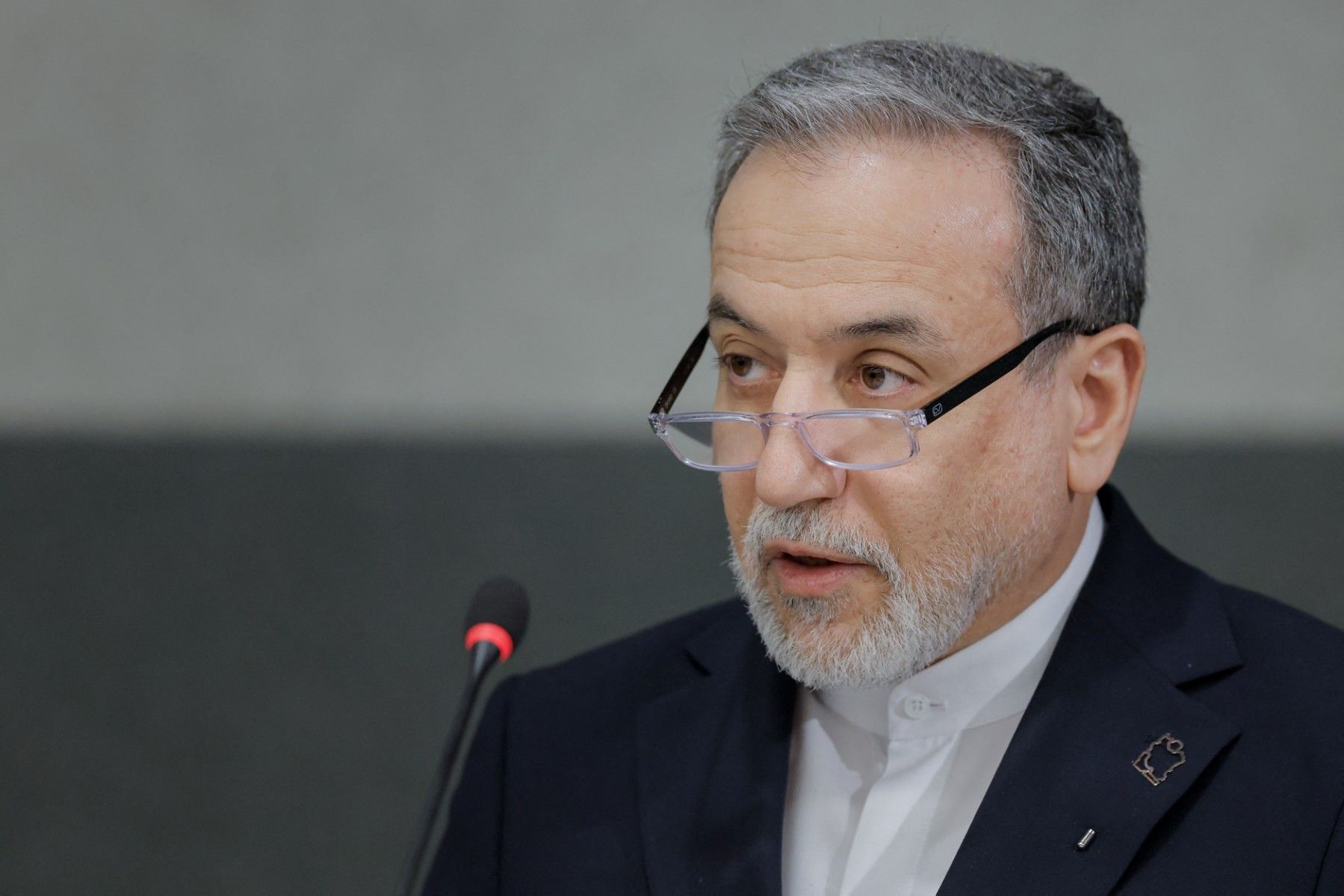 Diplomatic deadlock: Iran's Araghchi travels to Russia for talks with Putin