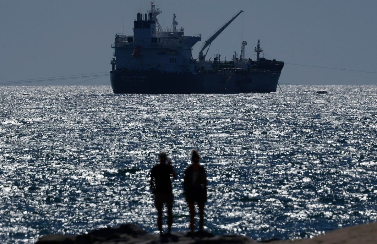 Oil tanker hijacked off Somalia coast