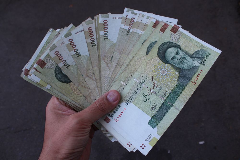 Iran's Economy Under Prolonged "No War, No Peace": Structural Erosion Under Maritime Constraint