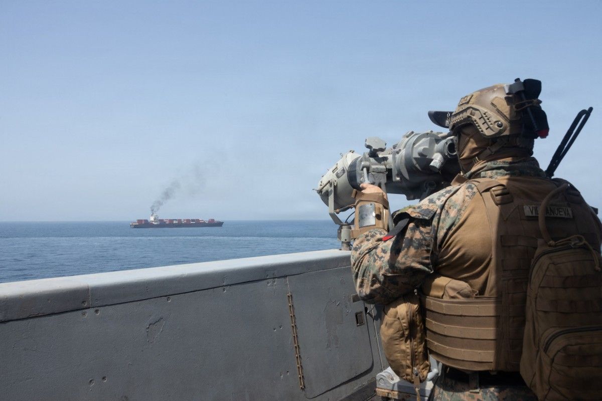 Iranian missiles reportedly strike US Navy ship near Jask Island
