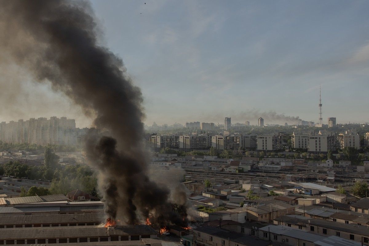 Russian strikes in Ukraine kill 18