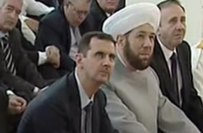 بالفيديو: بشار الأسد يصلي صلاة العيد في 11 دقيقة | البوابة