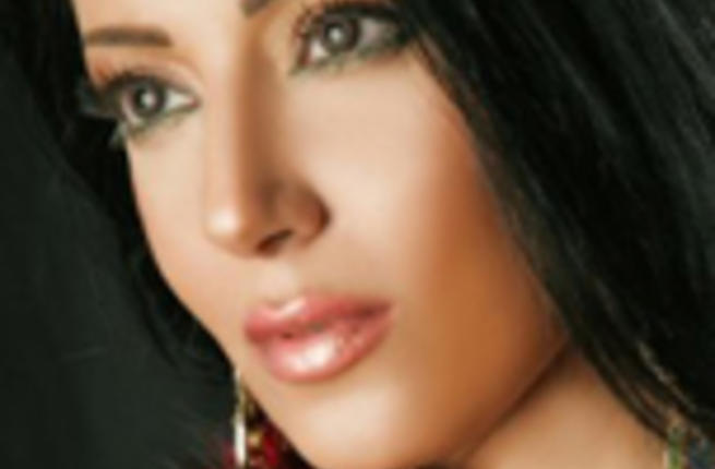 سمية الخشاب تنجو من الغرق البوابة