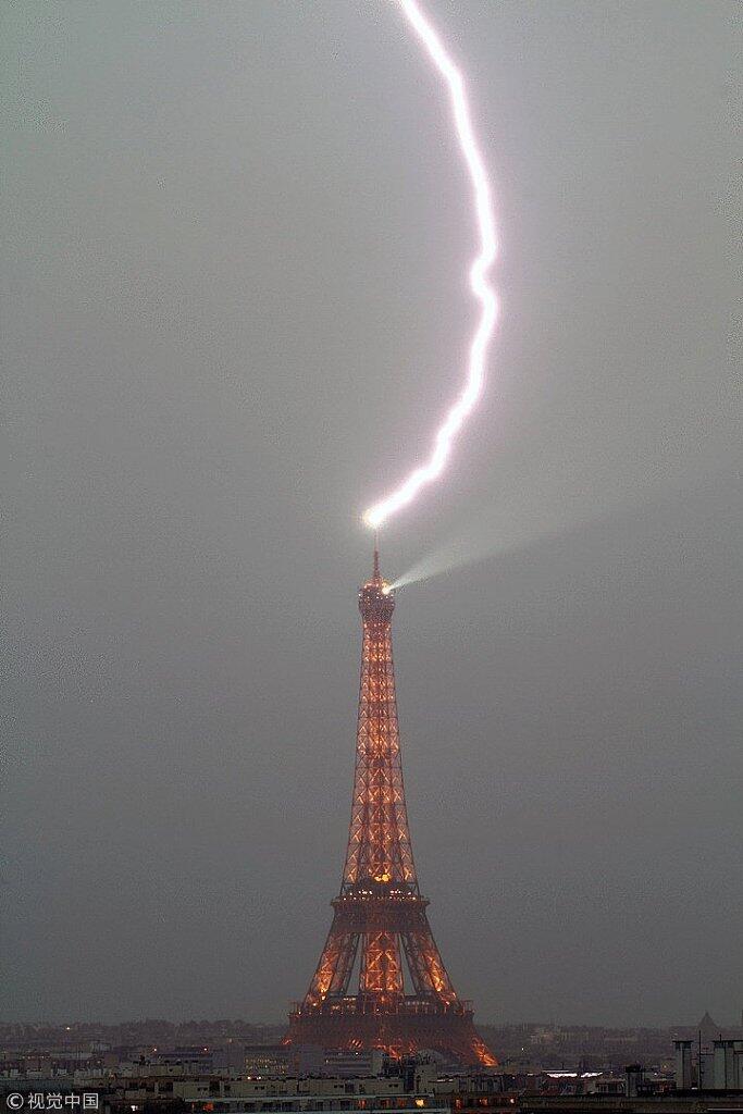 Electrifying Experience Video of Lightning Tipping Eiffel Tower Goes