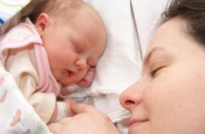 7 أيام لتعليم الطفل الرضيع على النوم الهادئ البوابة