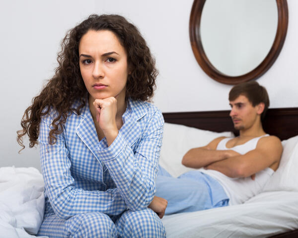 5 مؤشرات تدل على أن الزوج لا يملك مشاعر