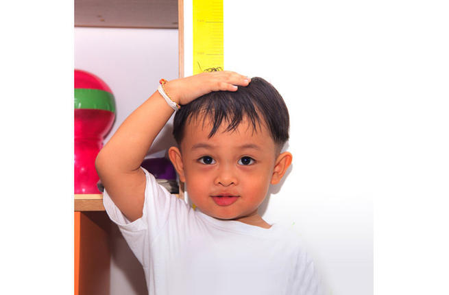 8 أسباب لقصر القامة عند الأطفال تعرفي عليها البوابة