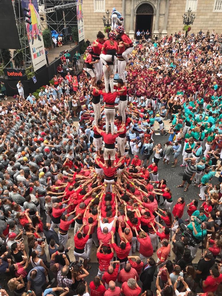 Human Pyramid Collapses in &#039;La Mercè Festival&#039; in Barcelona | Al Bawaba