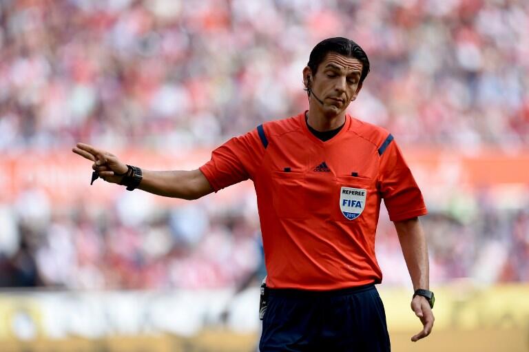 توقعات بتجميد حكم مباراة برشلونة وباريس سان جيرمان | البوابة