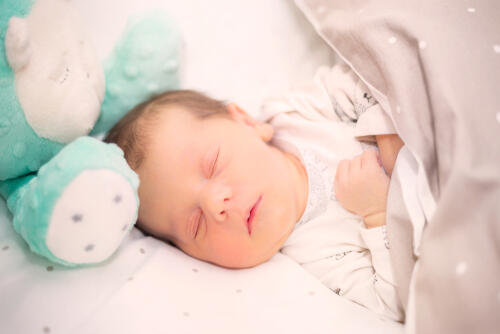 5 مشروبات تساعد طفلك على النوم العميق البوابة