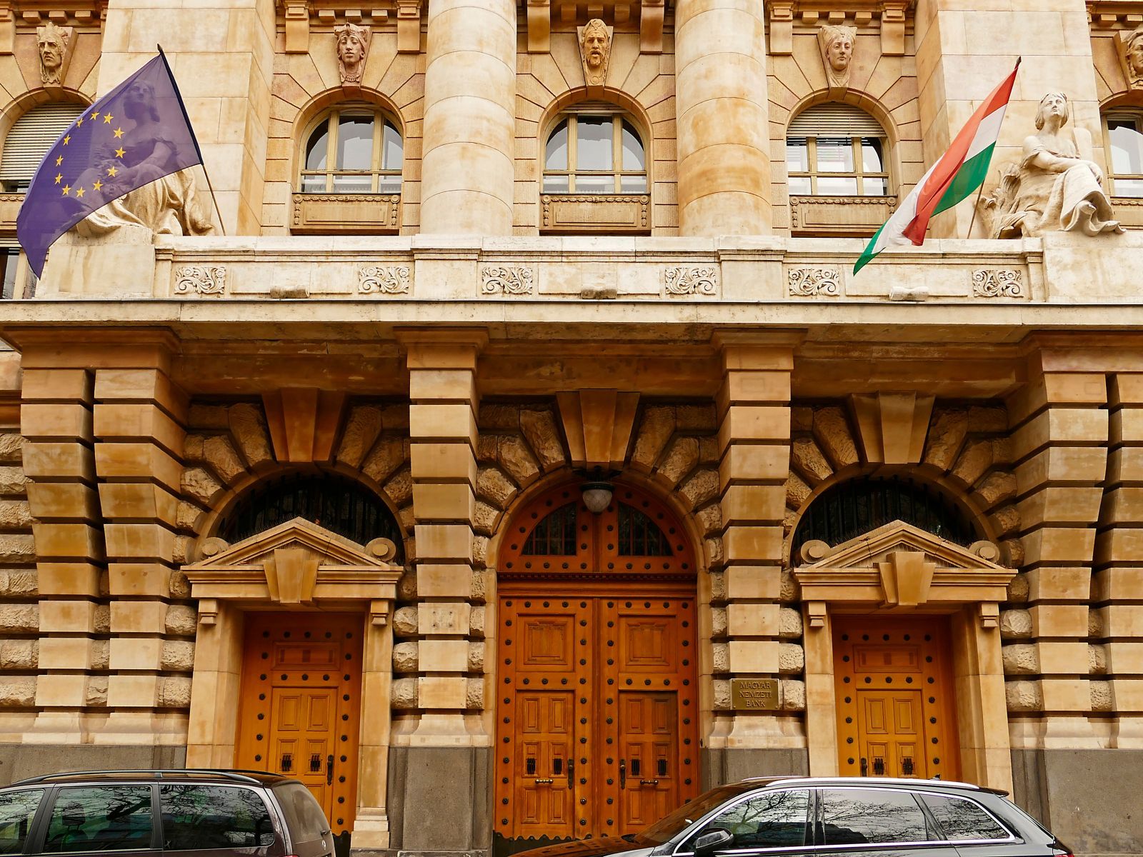 Hungary cut interest rates to boost economy Al Bawaba