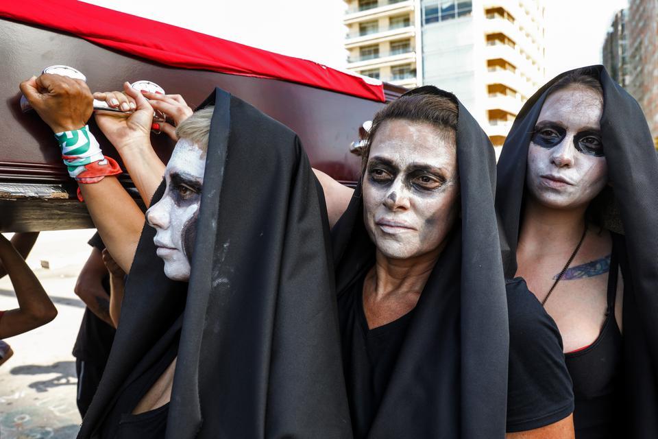 لبنان: قتيلان في اشتباك بعد خلاف على البنزين | البوابة