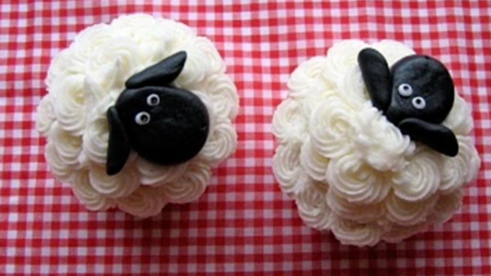 كب كيك على شكل خروف العيد البوابة