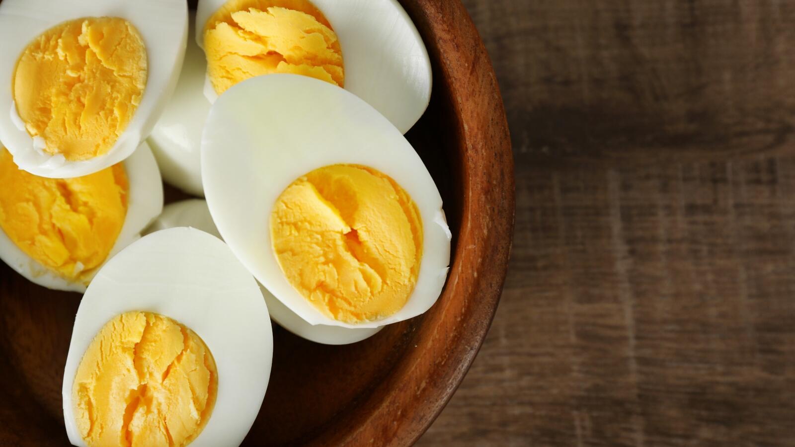 لماذا البيض المسلوق ضروري في وجبة