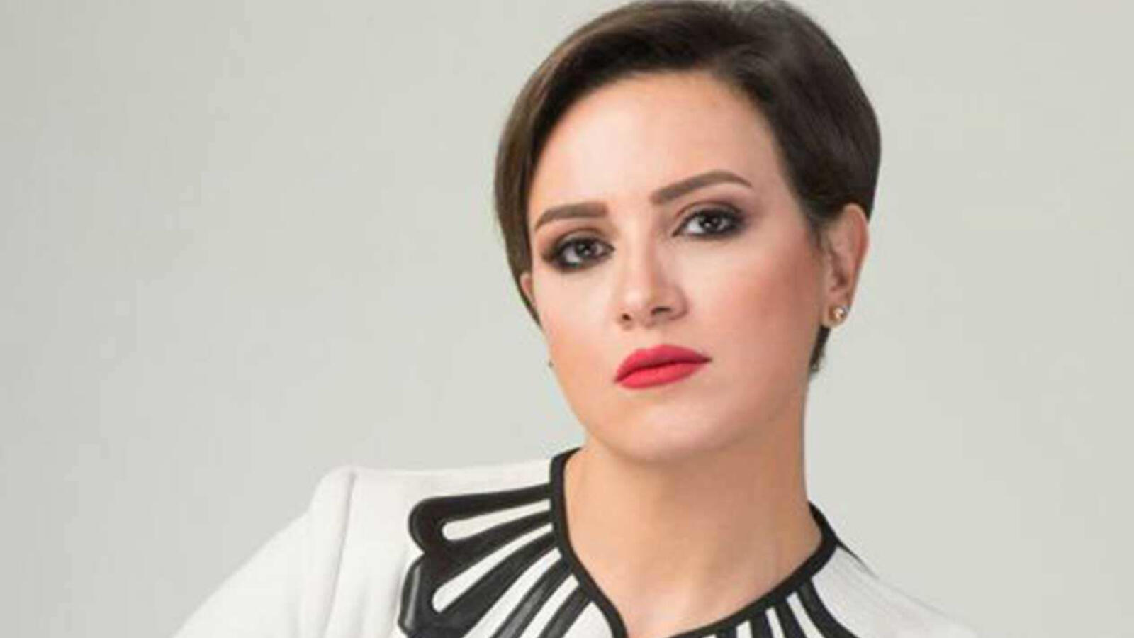 ريهام عبدالغفور تنشر صورة رومانسية تجمعها بزوجها وتعلق نحن على طبيعتنا البوابة