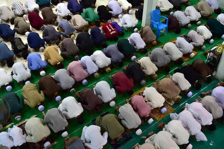 Ethiopians Observe Grand Iftar on Capital Streets