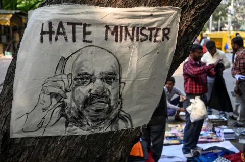 How is Iran's Social Media Users Support Muslims in India?