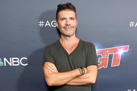 سايمون كويل إلى المشفى بعد تعرضه لكسر في الظهر