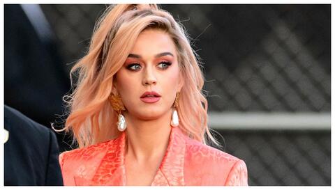 بمشد داخلي للولادة.. كاتي بيري تنضم إلى حفل MTV على طريقتها الخاصة