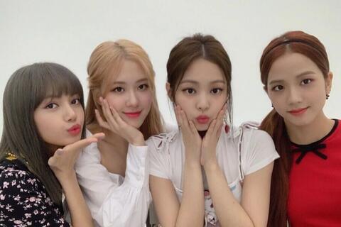 الكشف عن حياة فرقة Blackpink الكورية على منصة نيتفلكس.. إليك الموعد المنتظر! 