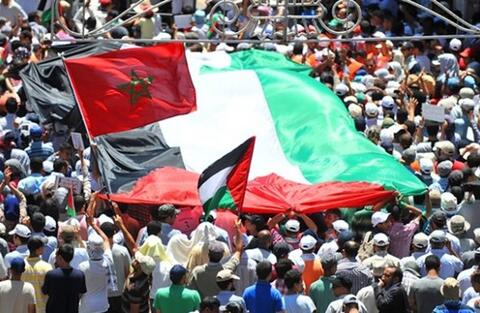 الامن المغربي يفرق بالعنف مسيرة تضامنيه مع فلسطين