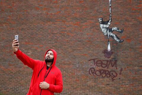 Banksy Set to Delight Saudis With Graffiti Exhibit in Riyadh