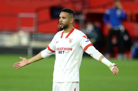 مانشستر يونايتد وليفربول يتنافسان لضم النصيري