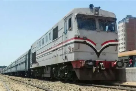 يحدث في مصر.. أطفال يقودون قطار في كفر الشيخ