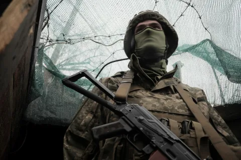 Ukraine Invites Russia to The Negotiating Table 