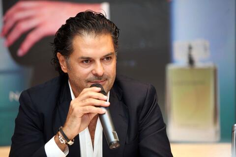 راغب علامة عشت المساكنة مع هذه السيدة.. ولا مانع لدي بتبني طفلة