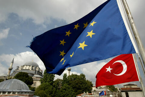 Turkey Slams 4-day Nationwide Curfew Amid Virus Spike 