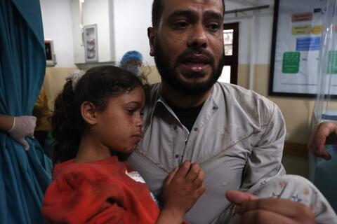 Israeli Warplanes Continue Attacks on Gaza 