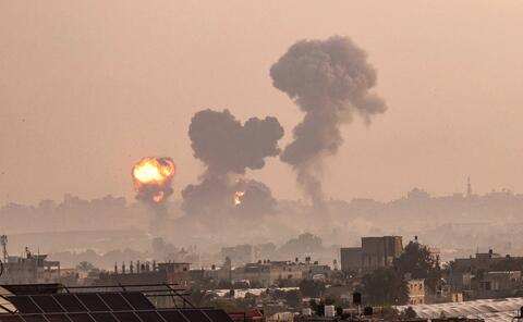 Israeli Warplanes Continue Attacks on Gaza 