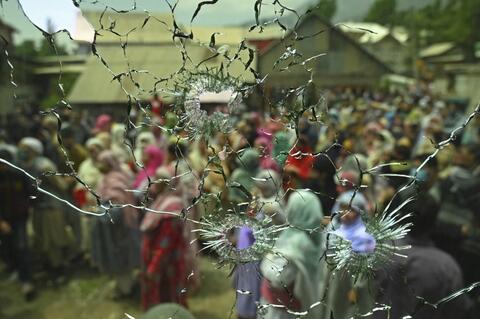 Kashmiri Police Arrest Dozens of Pro-Palestinian Protesters