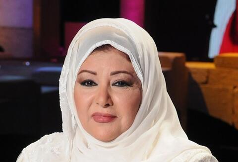 عفاف شعيب تكشف موعد خلعها الحجاب.. وتطالب أن يكون الدين مادة أساسية