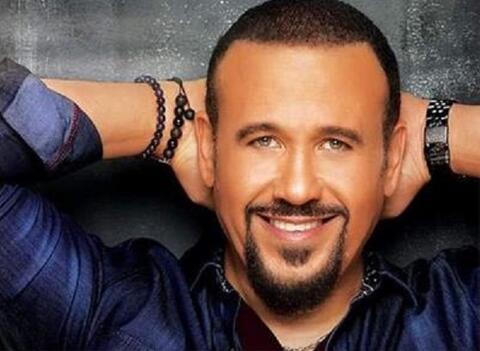بالفيديو: هشام عباس يطرح كليب (سهرانين الليل)