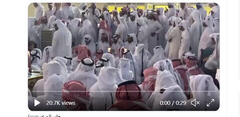 فيديو: قبائل آل مرة القطرية تحتج على قانون الانتخابات واعتقال 7 من اعضاءها