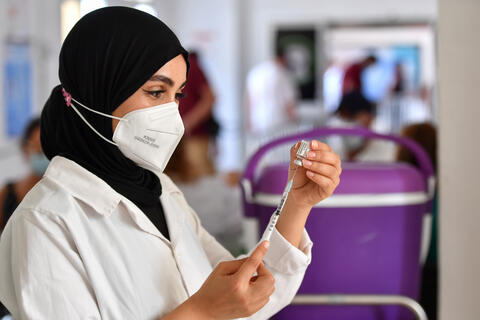 More Tunisians Rush to Vaccination Centers Amid COVID-19 Spike