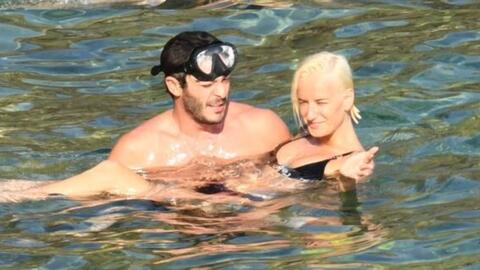 Carry Me Baby! Romantic Moments Between Burak Deniz and Didem Soydan From Their Göcek Getaway (Pictures)