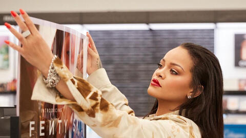 Are Braids an African-Only Thing? Rihanna’s 'Appropriation' Stirs Controversy