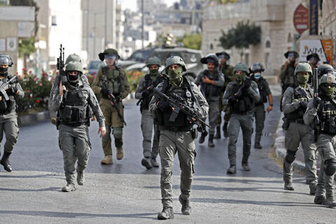 Israeli Forces Capture Two Palestinian Prisoners Who Escaped
