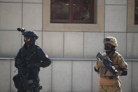 شاهد: اول طائرة تجارية تحط في مطار كابول