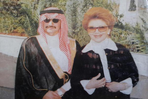 ظهور نادر للأميرة منى الصلح والدة الملياردير الوليد بن طلال