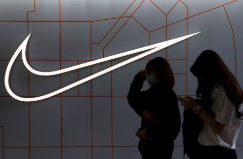 اديداس تتوصل الى حل ايجابي مع المغرب بشأن قميص المنتخب الجزائري