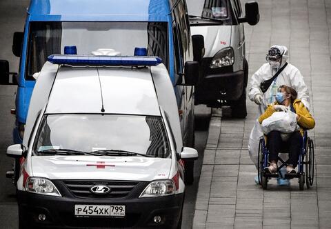 Russia Reports 962 COVID-19 Deaths 
