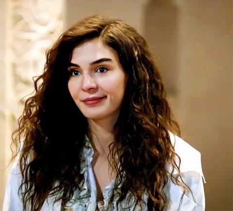 بعد إعلانها خطوبتها.. بطلة مسلسل