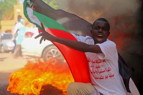 اغلاق مطار الخرطوم وتوجه لتشكيل حكومة