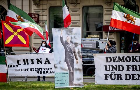 Iran 'Threatens' to Strike Israel’s Nuclear Facility as Vienna Talks Resume